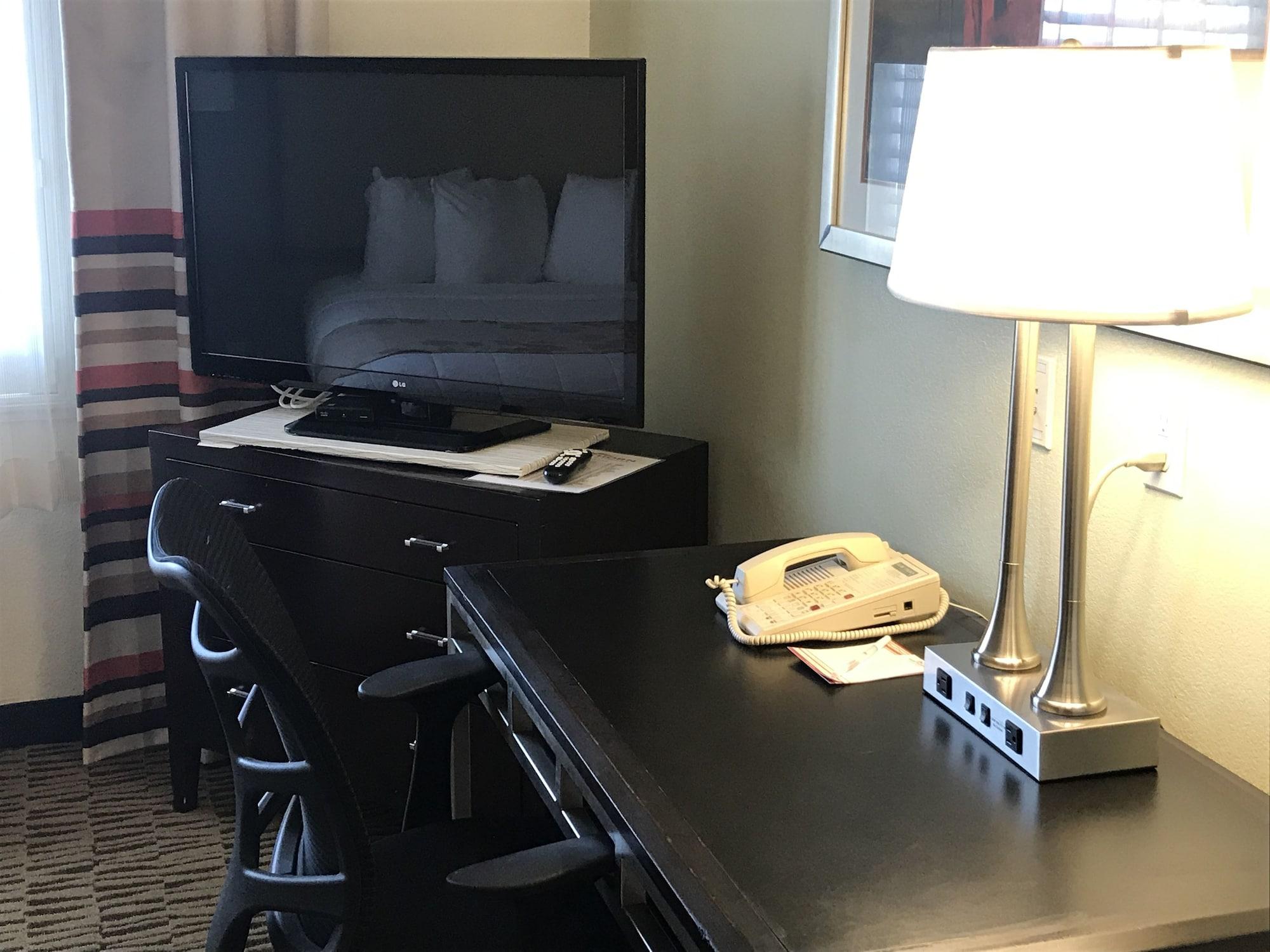 Hawthorn Suites Victorville Bagian luar foto