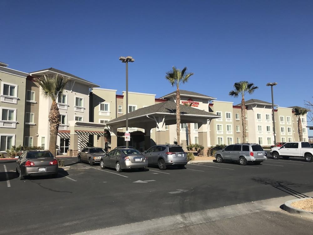 Hawthorn Suites Victorville Bagian luar foto
