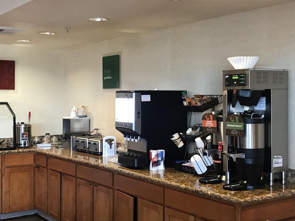 Hawthorn Suites Victorville Bagian luar foto