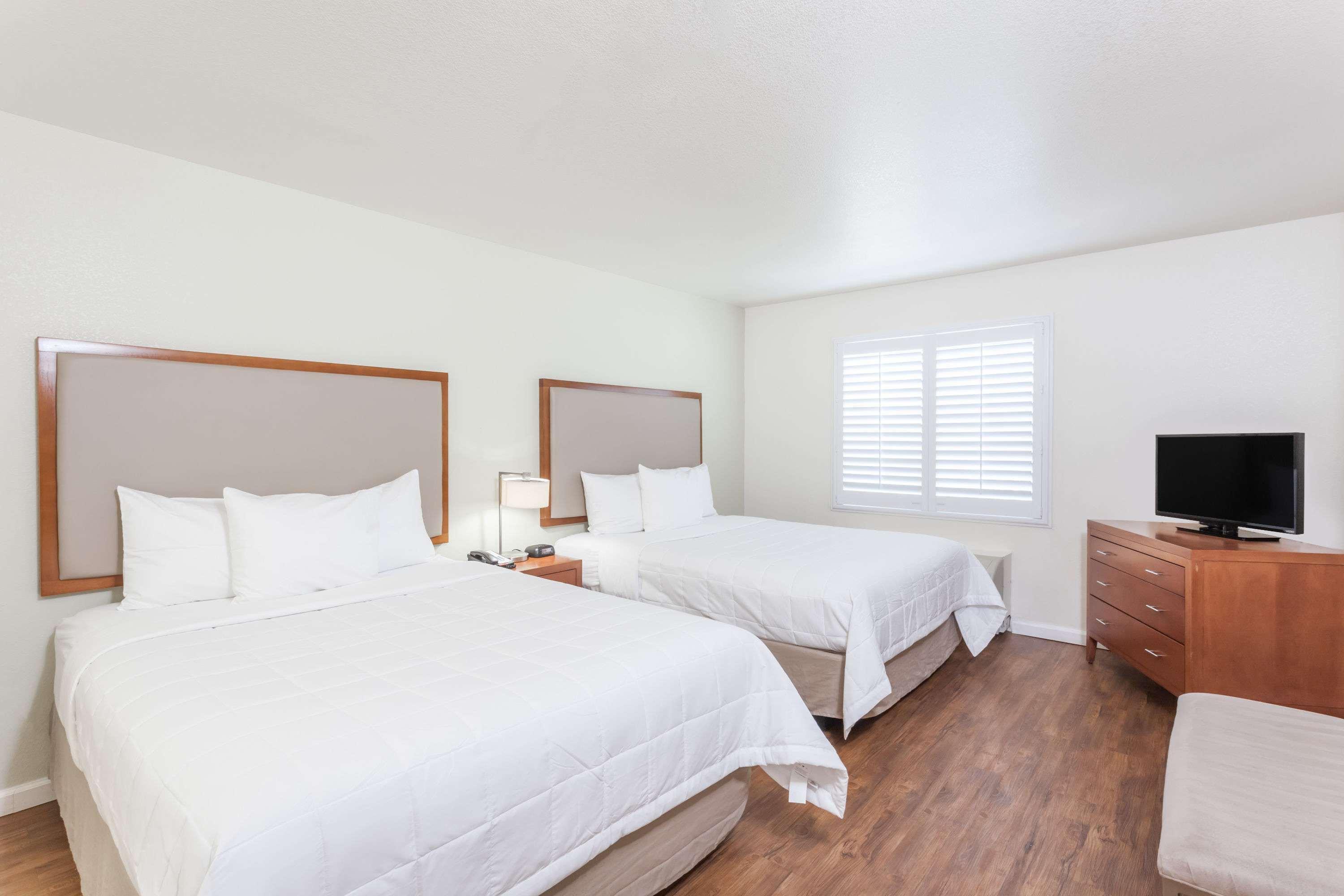 Hawthorn Suites Victorville Bagian luar foto