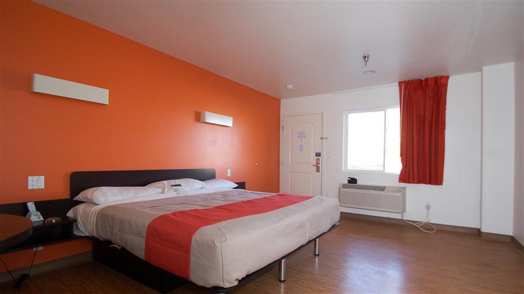 Hawthorn Suites Victorville Ruang foto