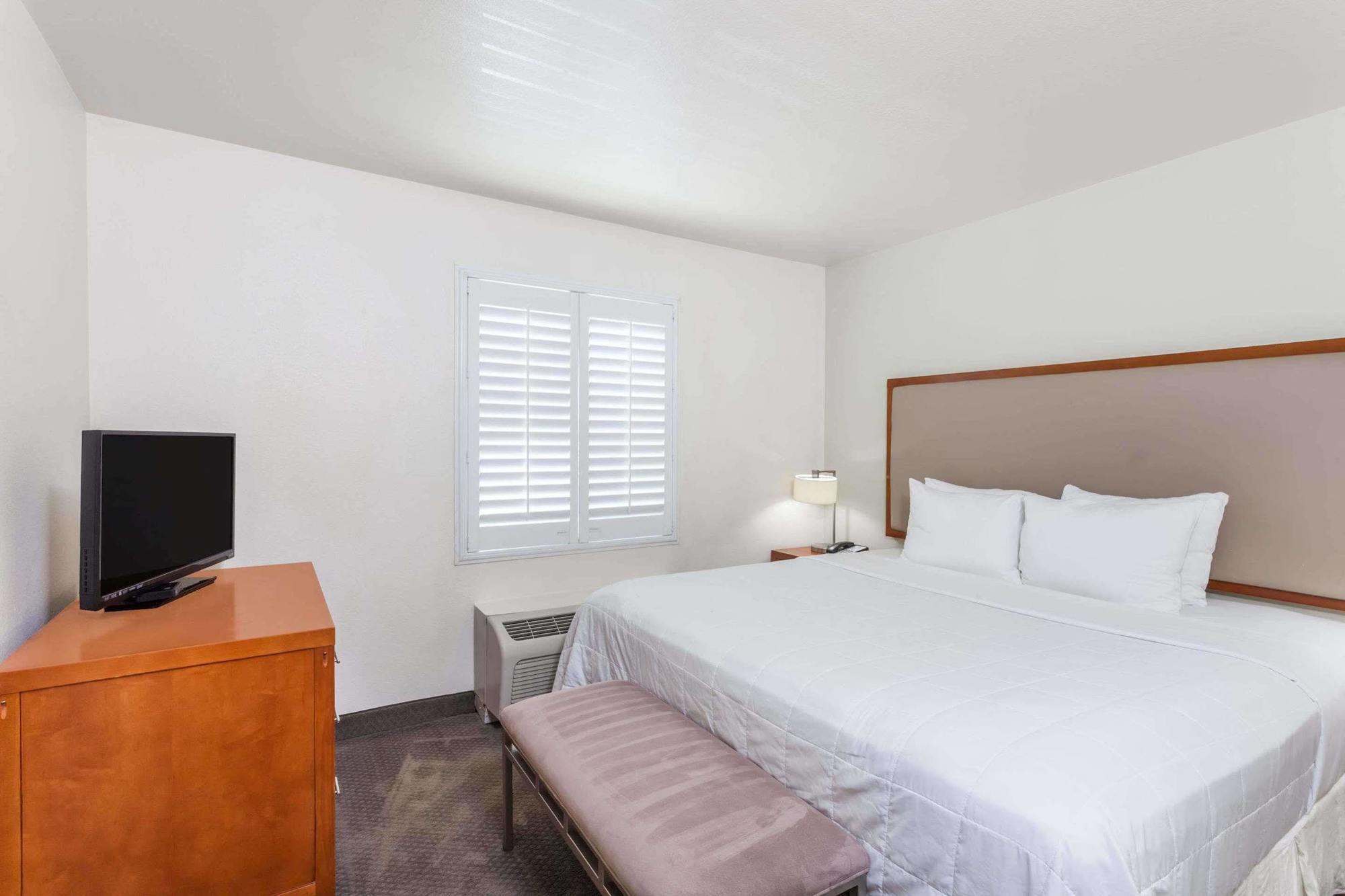 Hawthorn Suites Victorville Bagian luar foto